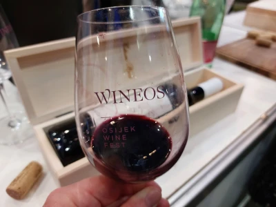 WineOS 2023.