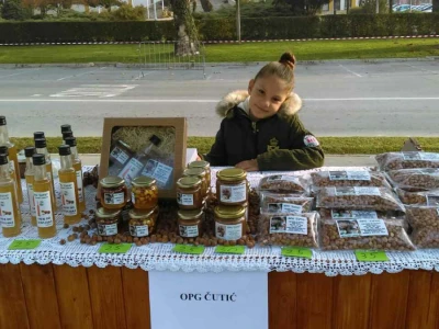 Kćer Gabrijela na sajmu zdrave hrane