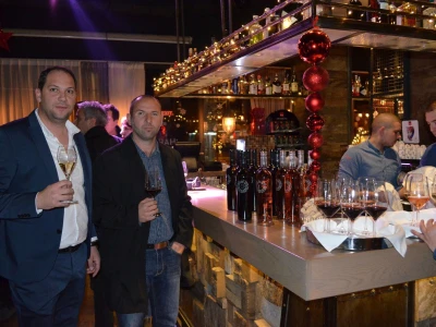 Vina i i pjenušci iz bivše kasarne "jna"