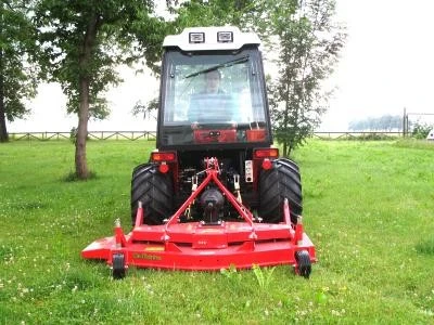 Traktor Agromehanika AGT 850/860 T
