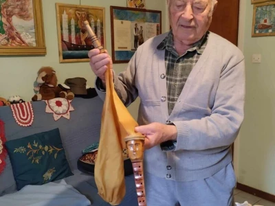 Anđelko Brna i tradicijsko glazbalo mih