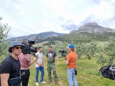 Berba maslina u Bolu spojila slavonsko srce i brački kamen