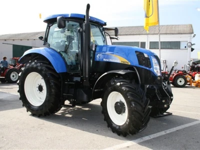 NewHolland traktori
