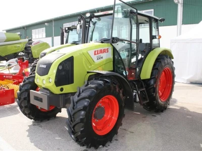 Claas traktori
