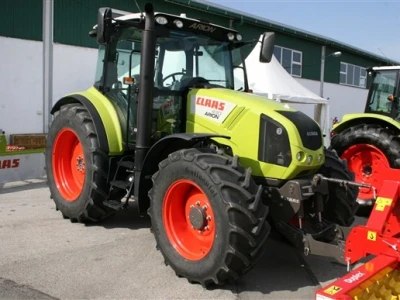 Claas traktori