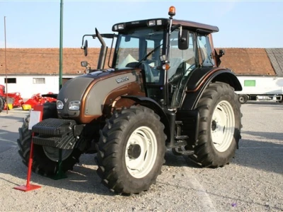 Valtra traktori