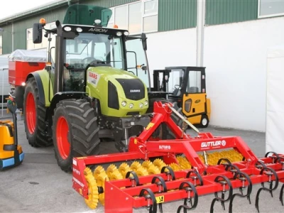 Claas traktor