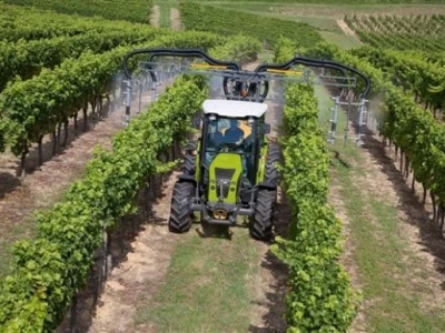 Traktor Claas ELIOS