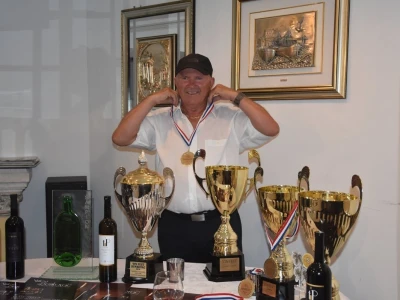 DEGUSTACIJA U VILI ŽANA - Dica i od dice dica došli iz Švicarske proslaviti šampionsku titulu Poljakovog crnjaka