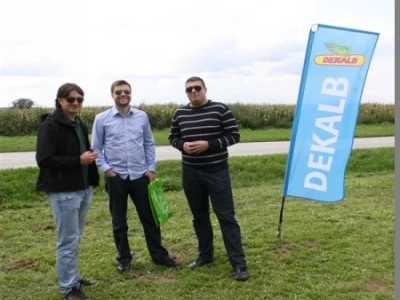 Dekalb Centralni dani polja uz Bayer i PMT