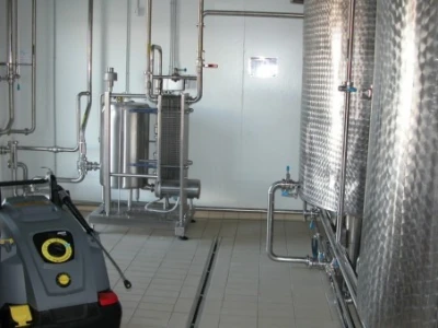 Detalj moderne opreme mljekare i sirane Puđa u Čaporicama