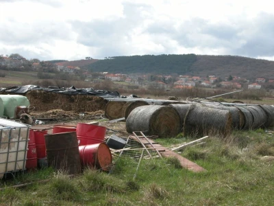 Detalj farme OPG Putnik - još treba izgraditi i spremnik stočne hrane