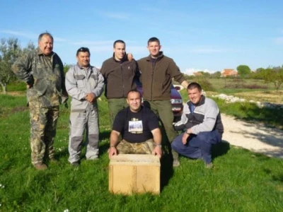 Divlji zečevi u kutiji s farme Petra Vrkljana