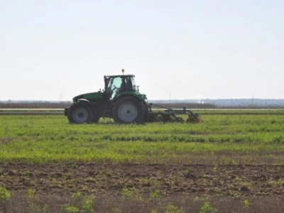 Traktor u radu