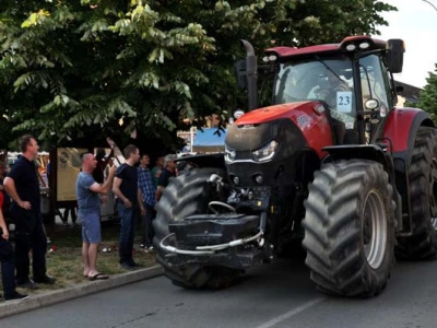 Utrka traktora u sklopu Festivala graševine
