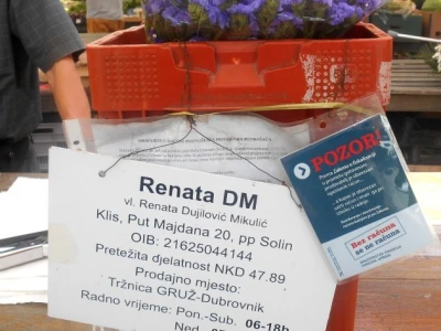 Obrt Renata DM na tržnici u Gružu prodaje cvijeće dugi niz godina