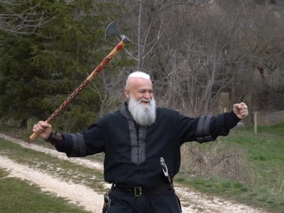 Duvanjski viking turiste dočekuje "naoružan do zuba"