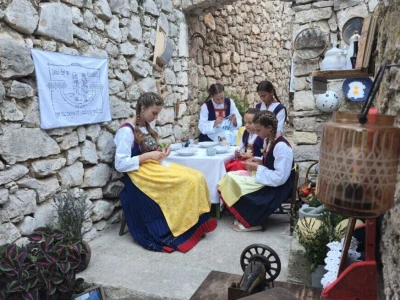 Etno udruga DAN iz Pakoštana
