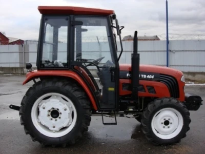 Traktor Foton FT 404