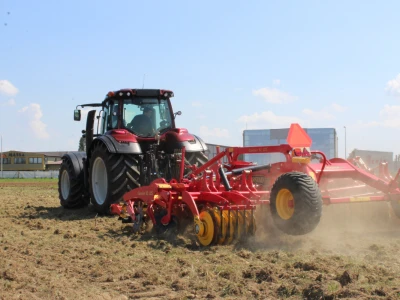 Farmshow 2016 - prezentacije strojeva u radu