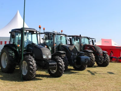 Valtra traktori