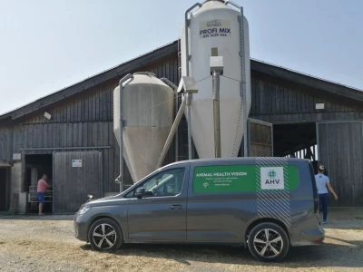 Farmer Marijan Hartman u Svetom Ivanu Žabnom uzgaja 250 grla stoke