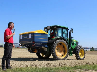 Željko Findri predstavlja rasipač L2W 2050 Litara + GPS upravljanje traktorom i rasipačem Bogballe