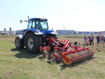 Traktor New Holland i gruber ILGI Apollo 3 M