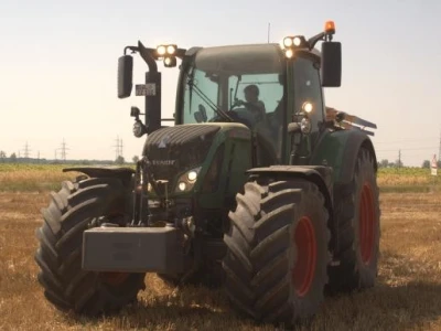 Fendt 724 traktor