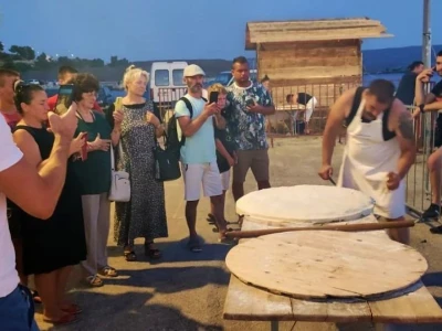 Festival soparnika u Dugom Ratu
