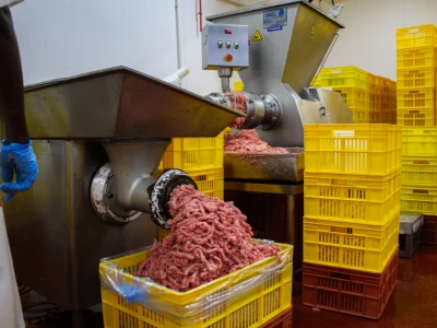 Prerada piletine u Keniji - KenChic