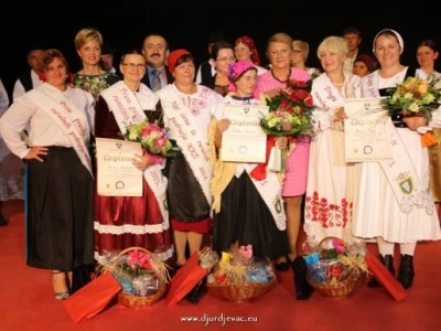 Pobjednice s organizatorima