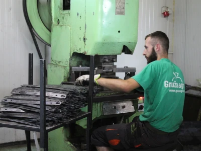Gruža agrar - proizvodnja sustava i komponenti za zaštitu voćnjaka
