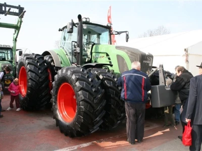 Najskuplji traktor na sajmu našao je svog kupca