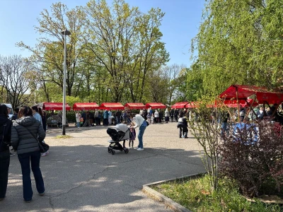 Tržnica gdje kupnju domaćih proizvoda promovira i svećenik