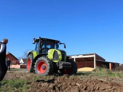 Traktor Claas Arion CIS 630