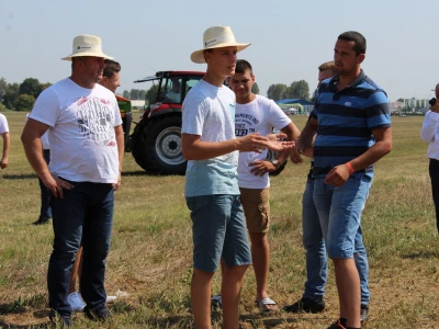 Farm Show, dan drugi - ljudi i strojevi