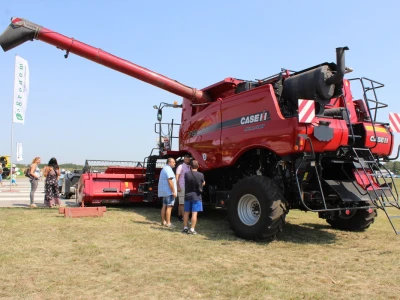 Farm Show, dan drugi - ljudi i strojevi