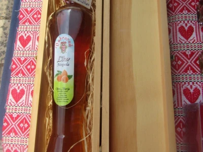 Liker od nespole - lijep okus, lijepo pakiranje
