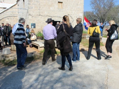 Škrip-stara maslinarska kuća i uljara