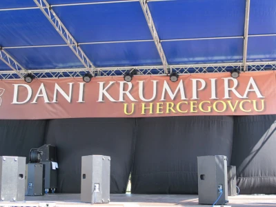 Simbolički početak sezone vađenje krumpira