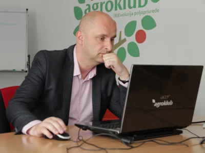 Tomislav Tolušić odgovara na pitanja poljoprivrednika