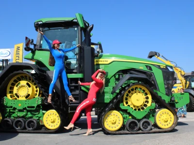 John Deere 8RX traktor gusjeničar