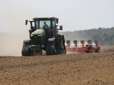 Novi John Deere - DEMO u polju