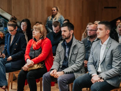 Izvorno iz Lonjskog polja