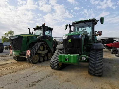 John Deere 8RX 410 traktor mjeseca