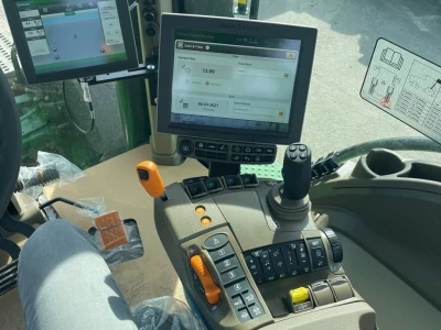 John Deere 8RX 410 traktor mjeseca