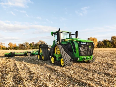 John Deere predstavio novi S7 kombajn i tri modela 9RX traktora