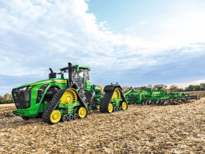John Deere predstavio novi S7 kombajn i tri modela 9RX traktora