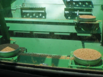 John Deere S770i kombajn
